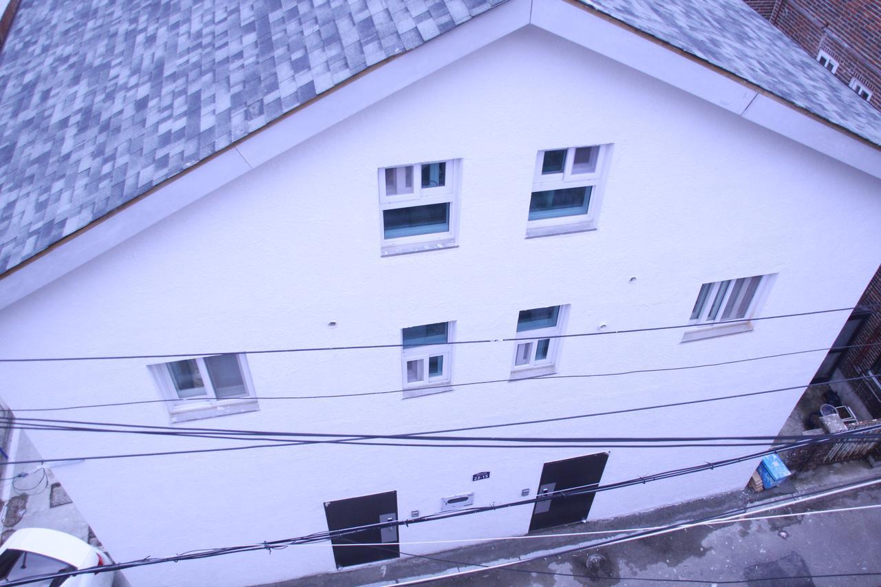 Howl's Moving Castle Chalet Seoul